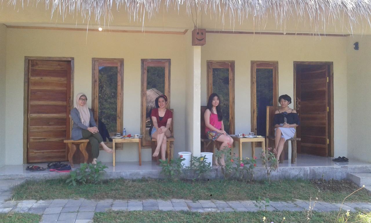 Village Corner Homestay Kuta  Dış mekan fotoğraf